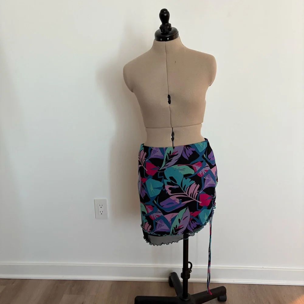 Wild Fable Womens Mesh Side Ruched Mini Skirt Large Black Tropical Leaf Print - Picture 1 of 16